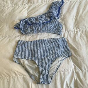 Jcrew seersucker suit gently worn. Medium top and large bottom